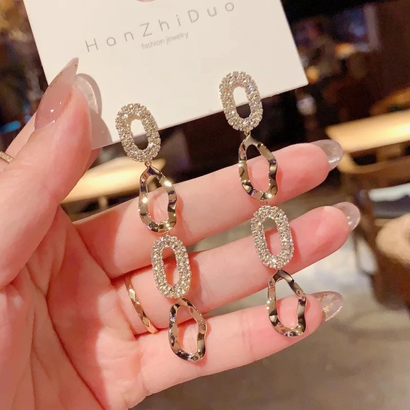 Jewelry - New 18k gold plated diamond earrings
